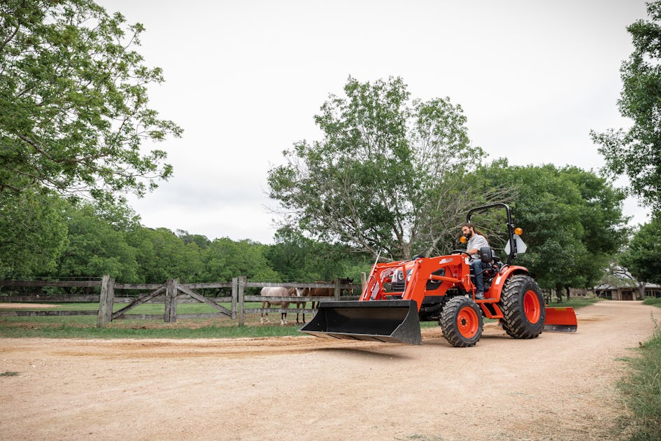 KIOTI CK2620 Compact Tractor KIOTI CK2620 Compact Tractor