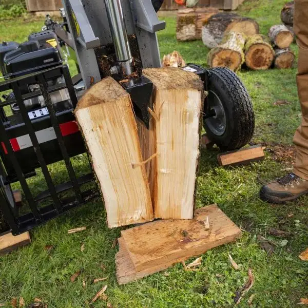 Vallee Forestry Equipment Oregon 30 Ton Log Splitter