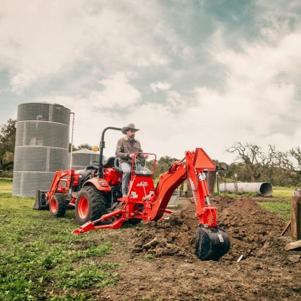 KIOTI CX2510 Compact Tractor | The Best Tractors for Unmatched…