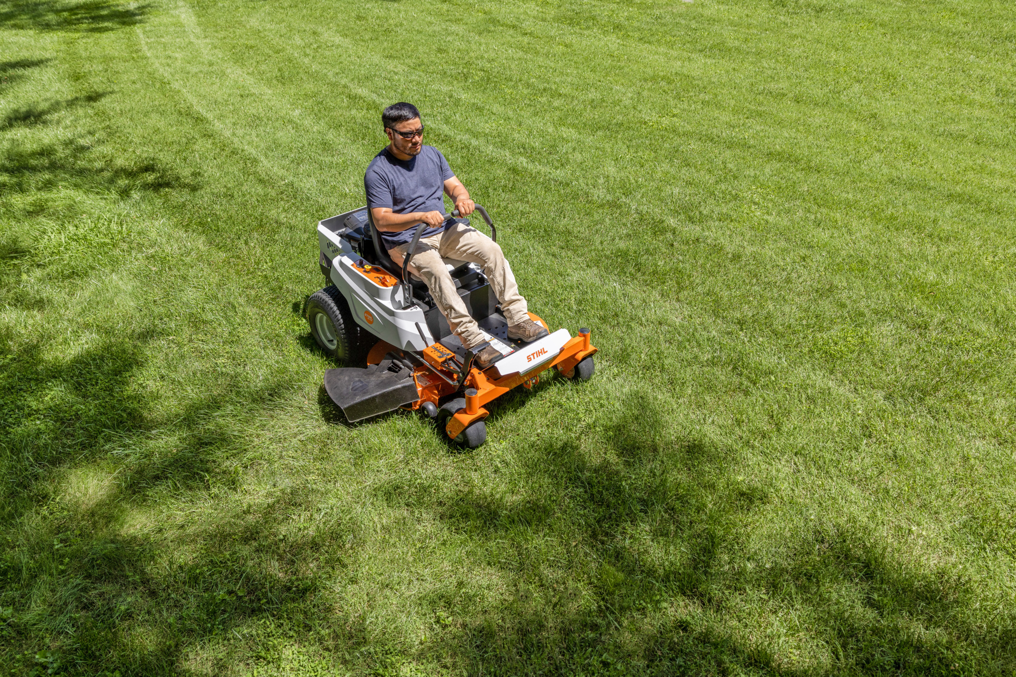 STIHL RZ 142 Gasoline Zero-Turn Mower