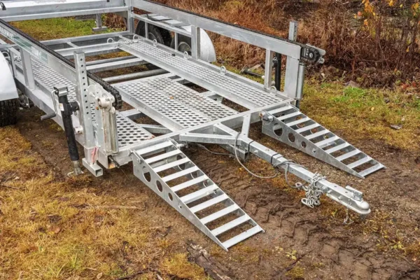 Vallee Forestry Equipment TITAN ROAD TRAILER Hydraulic Infeed Log Table